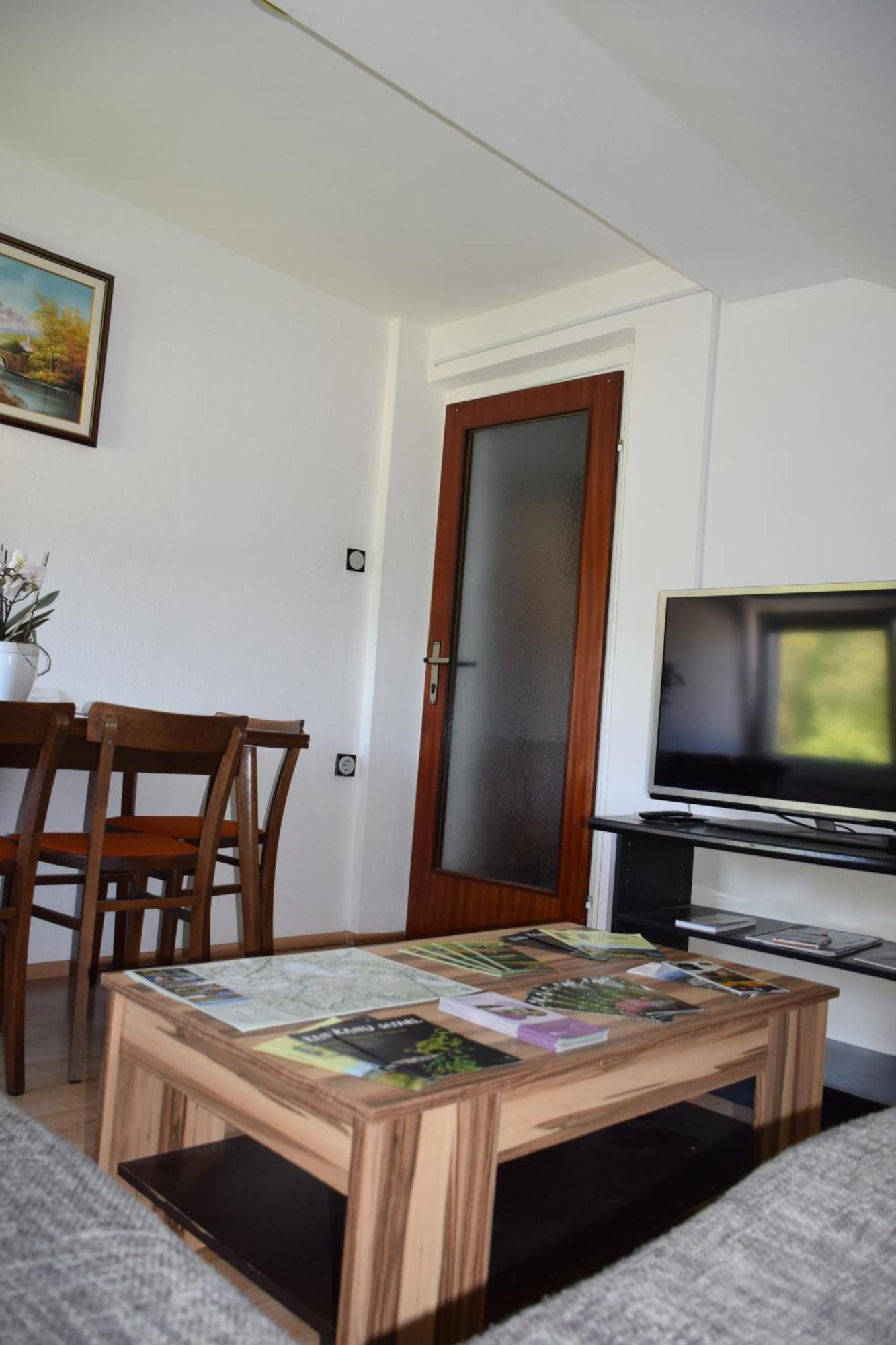 Apartma Narava Begunje pri Cerknici ห้อง รูปภาพ